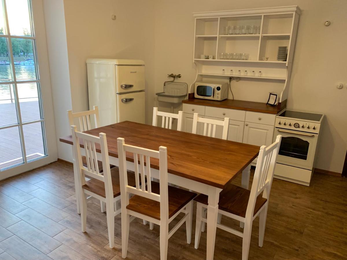 Szazesztendos Reveszhaz Apartman Szigetmonostor Exterior photo