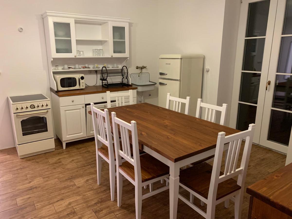 Szazesztendos Reveszhaz Apartman Szigetmonostor Exterior photo